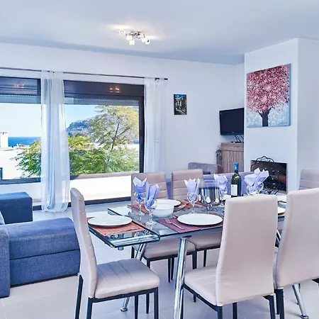In Vlycha Mit Privatem Pool Und Herrlicher Aussicht Hébergement de vacances *